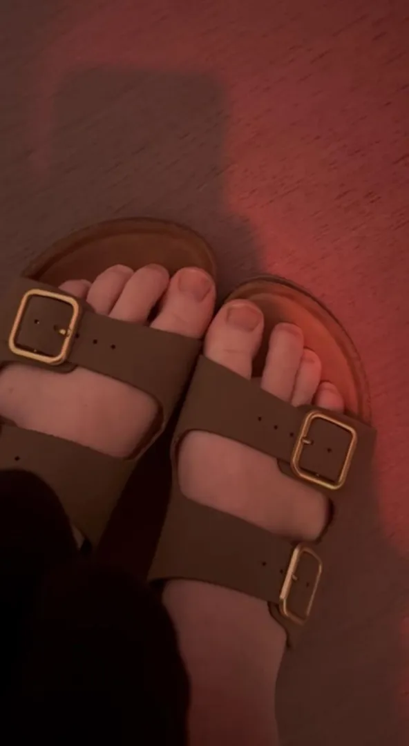 Sandals or bare feet, which do you prefer?” posted by Melanie_Soles