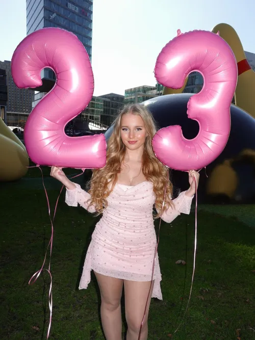 Sandy Denice by Graafzon