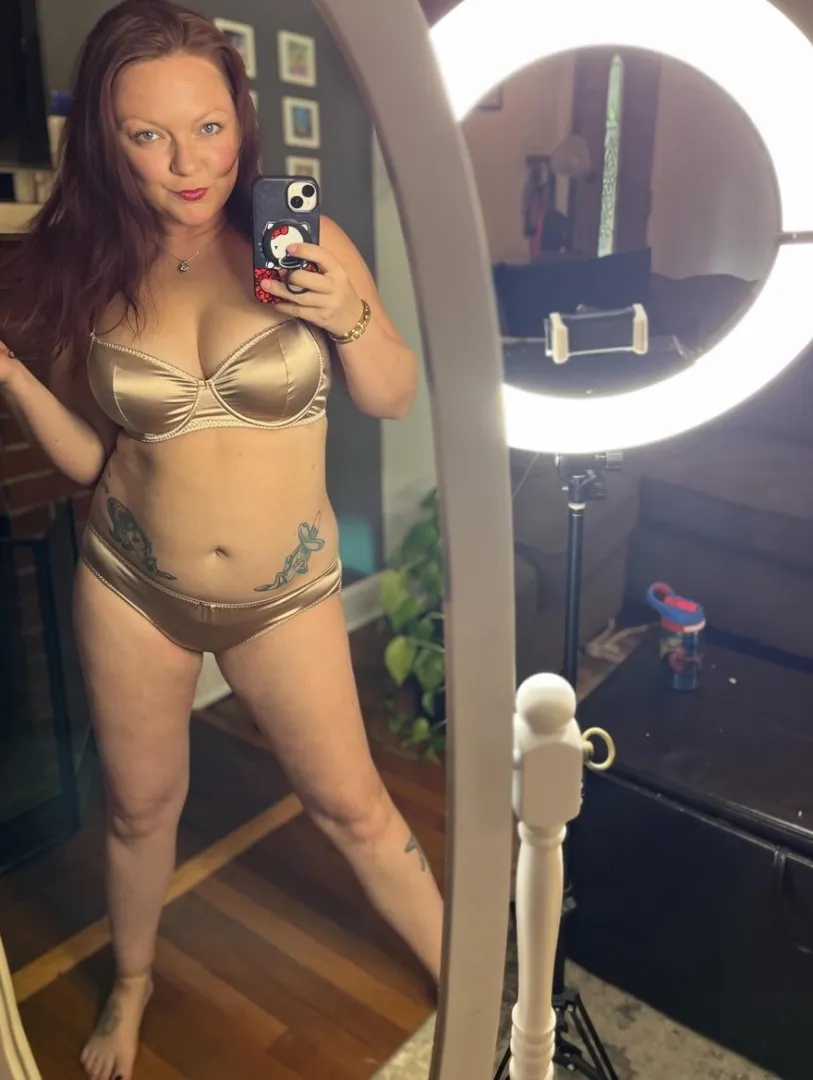 Satin vibes posted by toomanydawncollins