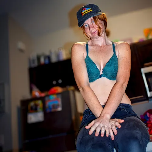 save a blonde: date a redhead by --lily-rose--