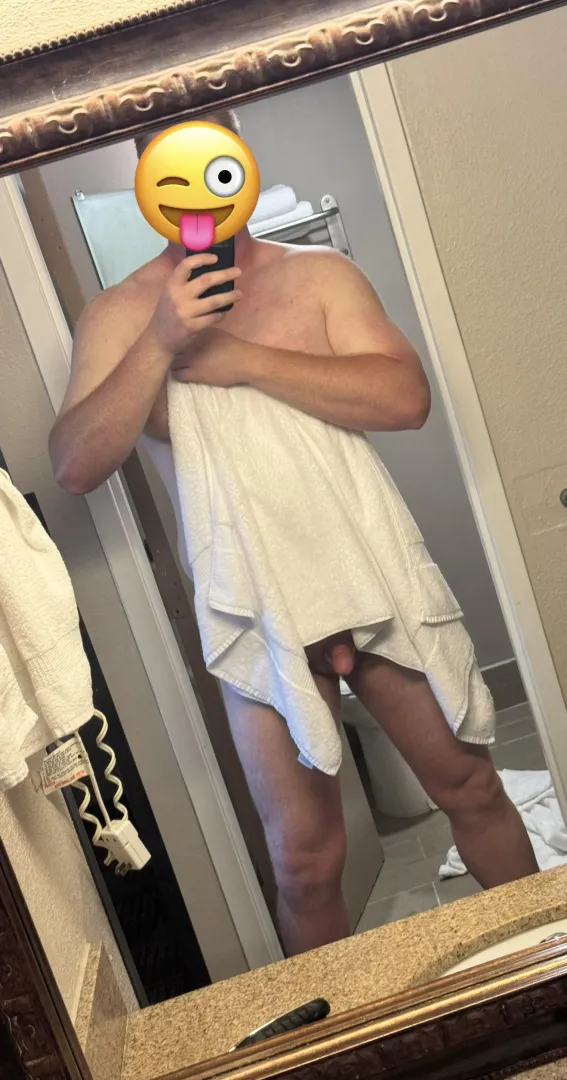 Saw a snack in the mirror!!!! posted by pineapplegang92