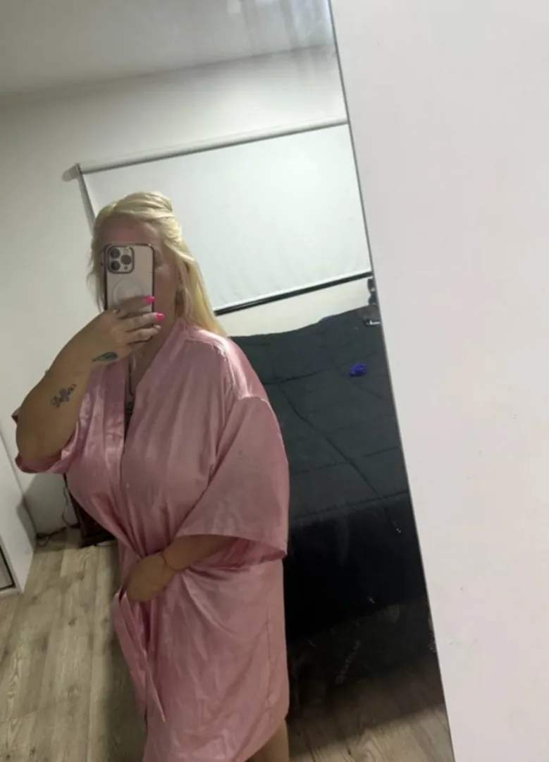 Say hello if you'd fuck a 45yo milf and be proud to tell your friends posted by Cryingpanda08