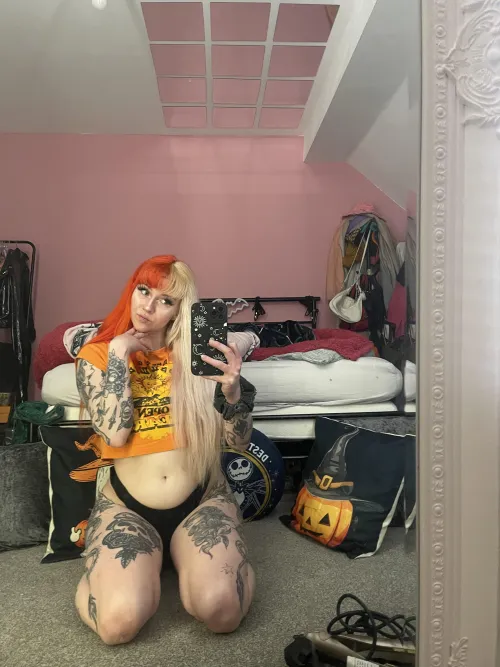 Say hey if you’d come over and be my Monday fuck by Nicvictoriaxx