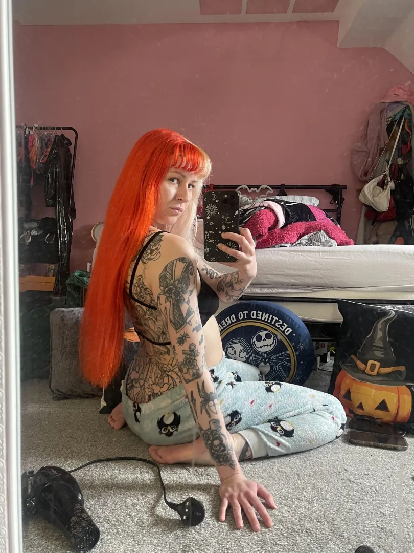 Say hey if you’d come over and keep me entertained this weekend posted by Nicvictoriaxx