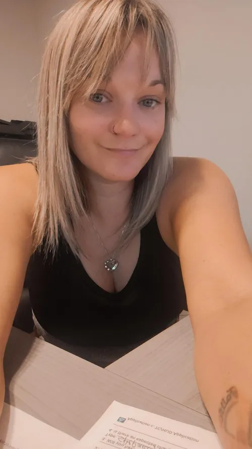 Say HI if no one has sent you nudes today, and I'm gonna send u some in your inbox by MissTaylorLaurenxo