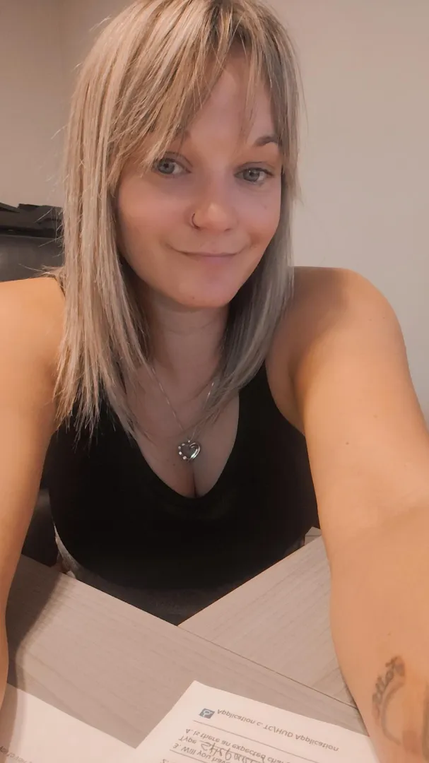 Say HI if no one has sent you nudes today, and I'm gonna send u some in your inbox posted by MissTaylorLaurenxo