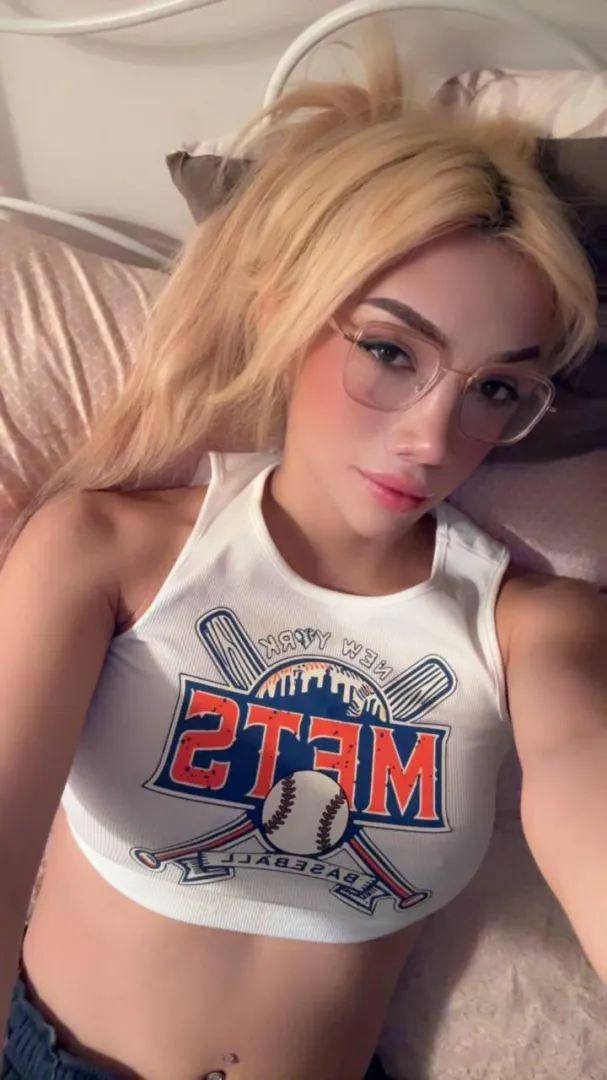 Say HI if you'd let this trans to fuck you posted by miiahgoddessonly