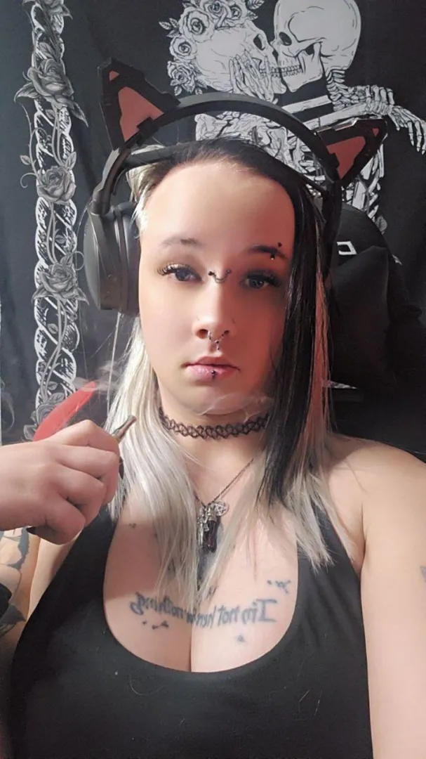 say yep if u accept nudes & then i do send! posted by elenathornetrans