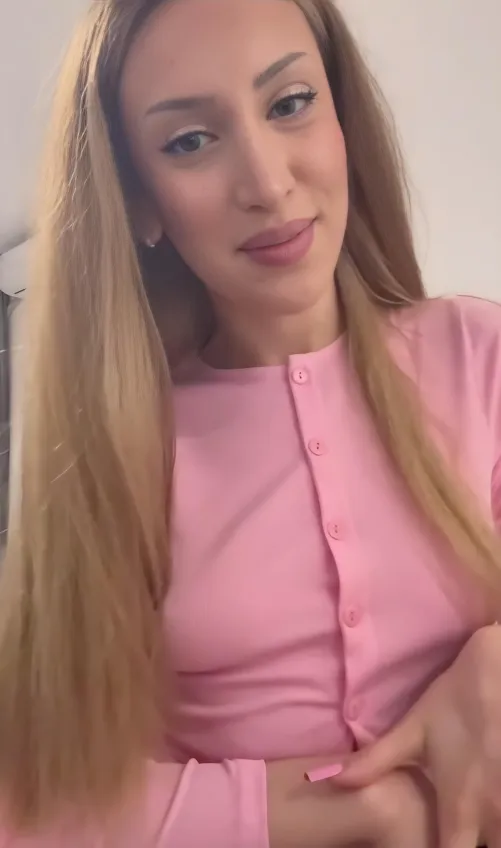 Say YES if you are jerking rn and I'll probably send you my nudes to jerk off to by EvvaXo