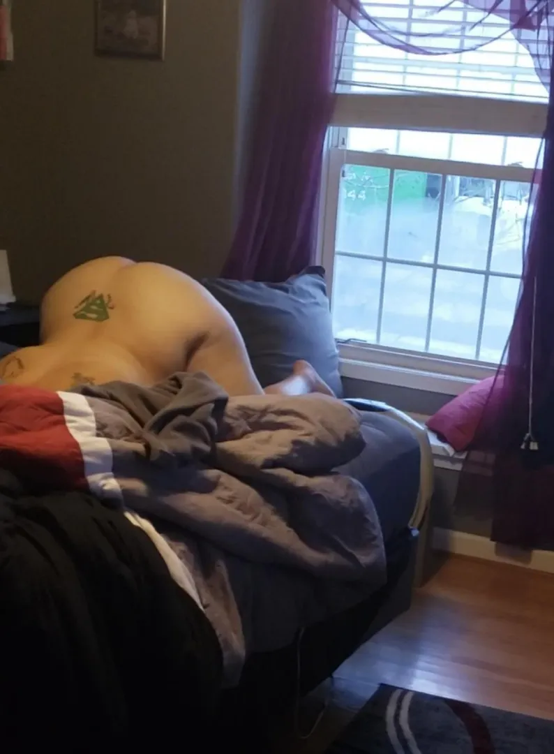 Saying hello to my garbage men posted by sassnbigass