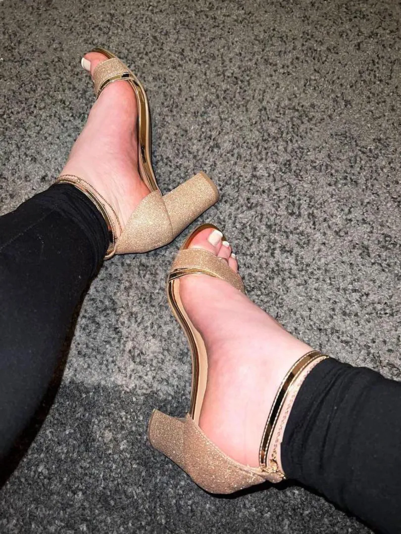 Schreib gerne an❤️ posted by german_sissy_girl_37