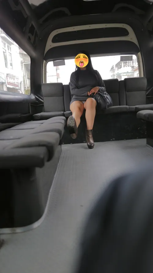 Se me paso la mano en la combi by esposax