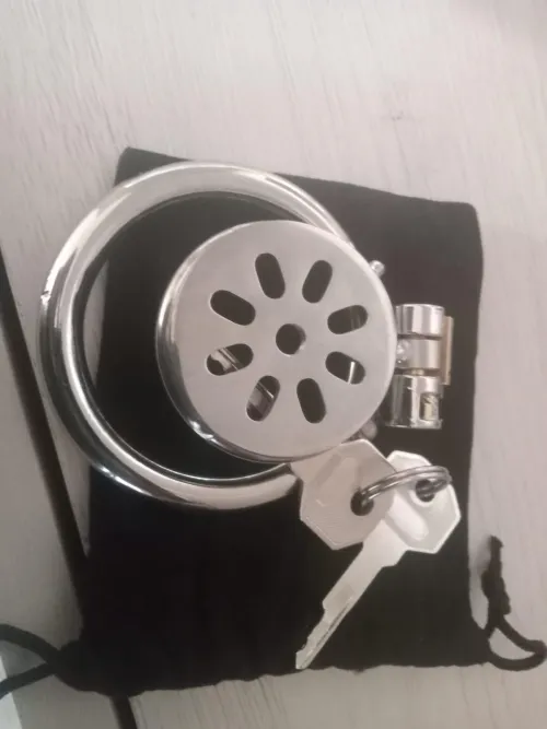 Se perdió el seguro , alguna solución? ?mem costo mucho conseguir mi jaula plana y se me extravió donde entra la llave, ayuda por favor  by Hannav1497