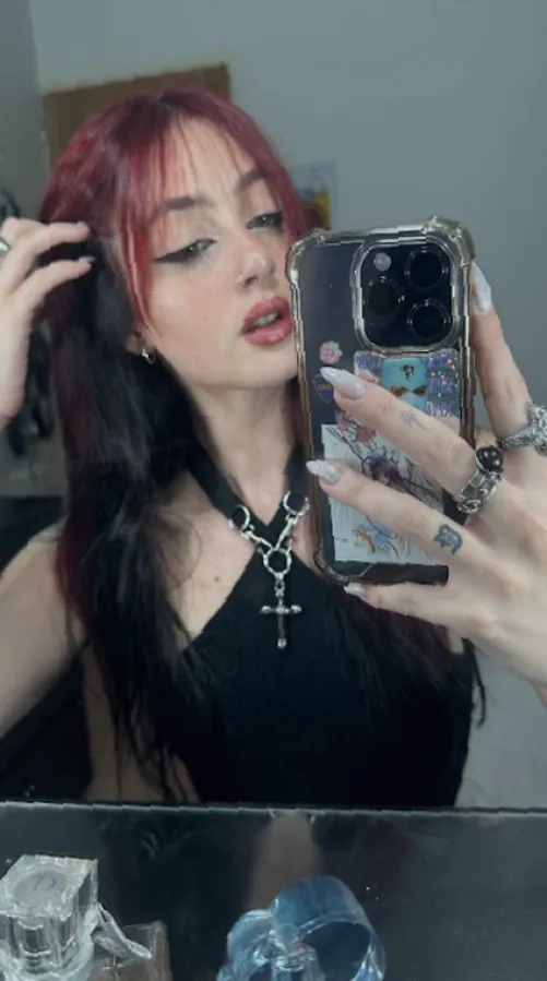 Seasonal glow with permanent attitude, Instagram,, lunaromes by udub86