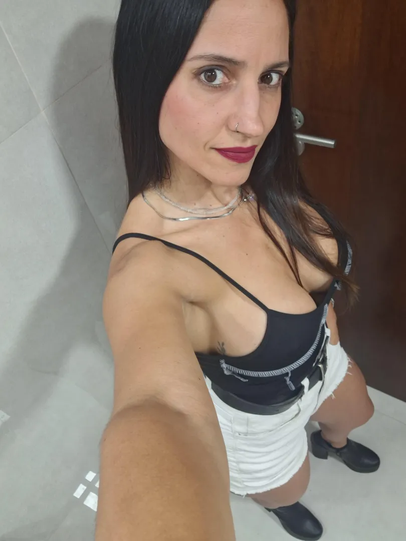 Seduce me and I'll give you my lips posted by BRISABRAVE