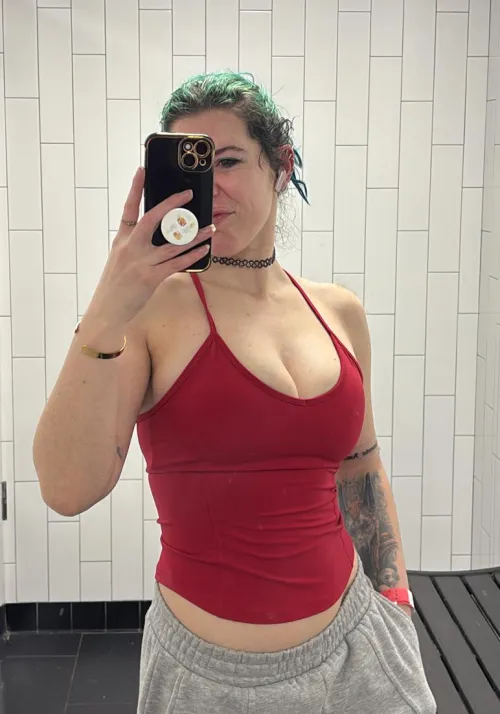 Seeing red by sirenskiss3