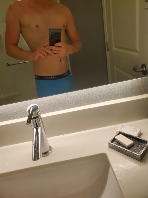 Seeking a Asian lady for a fun connection, thick package MforF by sexyman24Andre