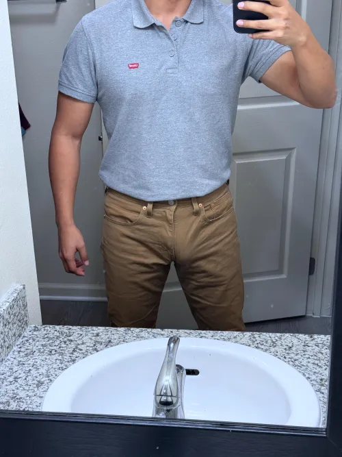 Seeking couples, single ladies for normal friendships or fwb here in San Marcos. Can host in my apartment, can also verify on sc: Lucasg032698 by Puzzled_Ball1156