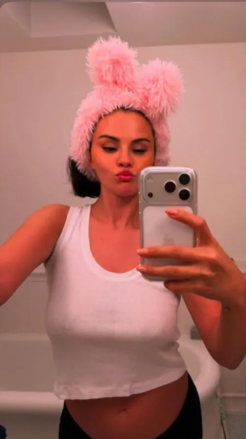 Selena Gomez by blkfyre00