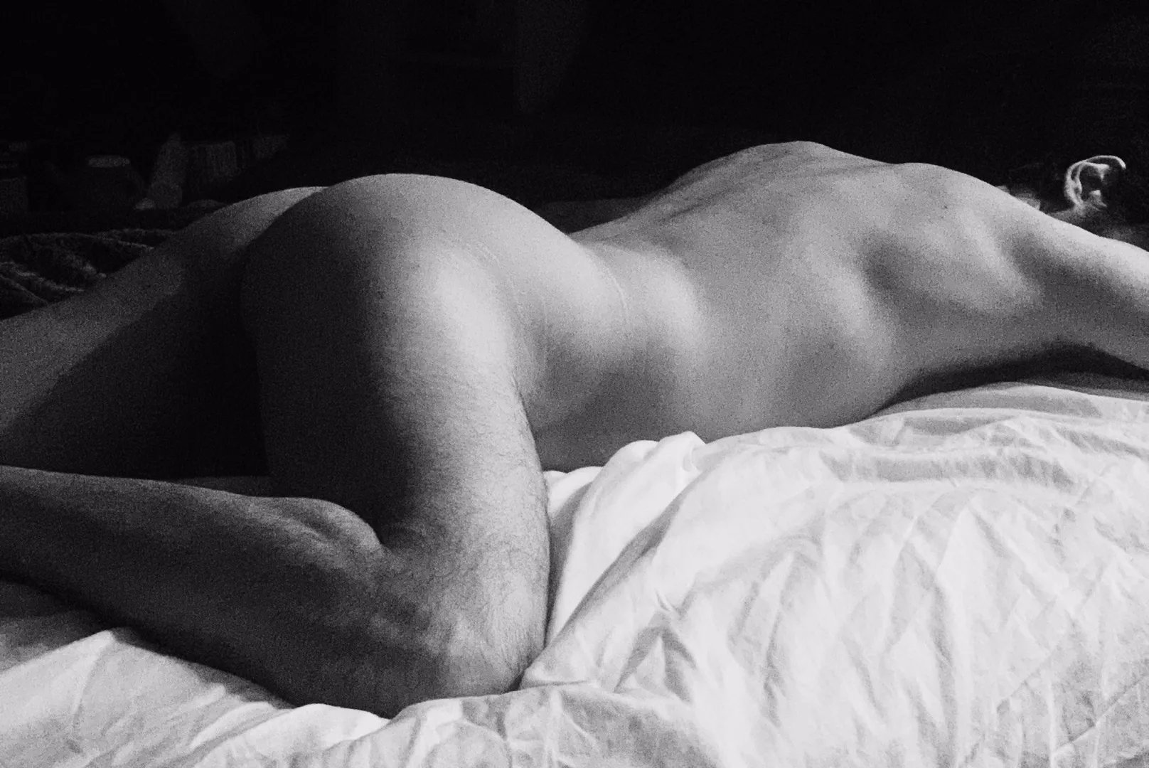 Self Shot, B&W, Reclined posted by TheModelCC