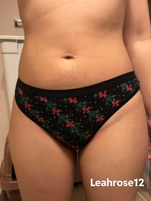 [selling] 4’8 petite selling my bras and panties! $30 each message me for more  by leahrose_12