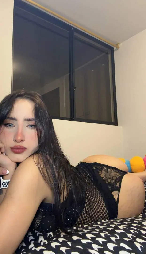 [Selling] Catch me in your dreams or find me in your reality [sext] [cam] [vid] [pic] [GFE] posted by halfsouls