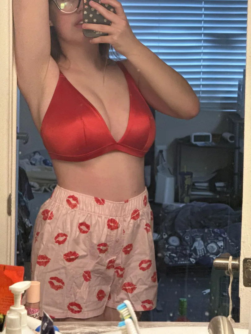 Selling content posted by Floralwitch856