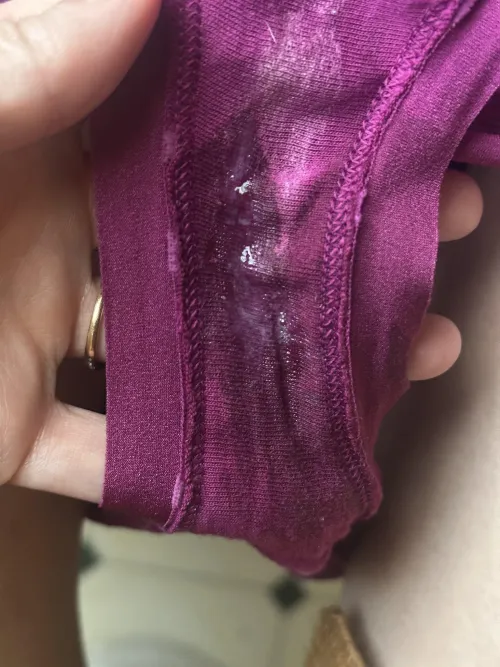 (selling) Dm if you're interested by Dependent-Bus-2458