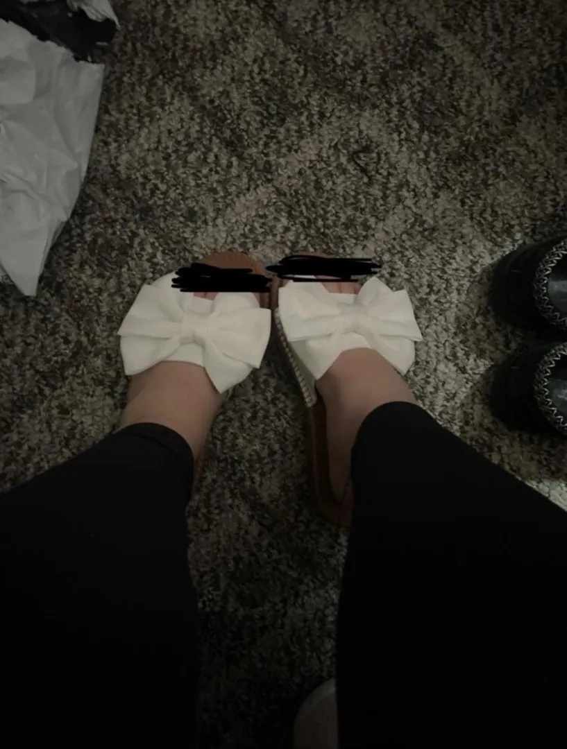 selling feet and customs posted by findollroz