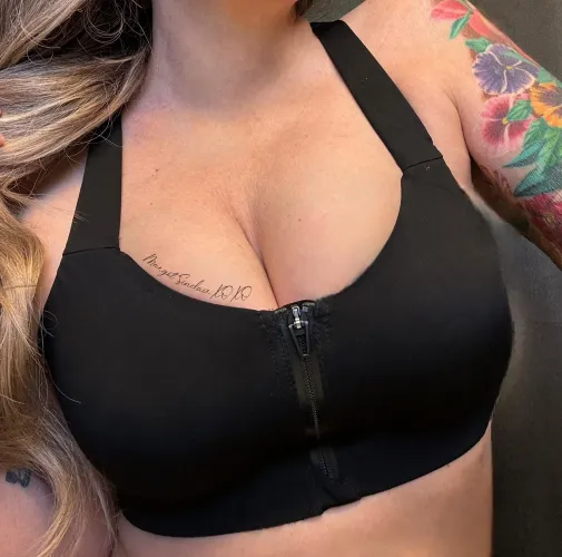 [SELLING] Just got some new VS styles in. DM me to claim a one. [USA] by MargotSinclairXoXo