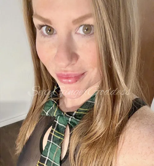 [Selling] MILF Monday! Panties • GFE • Socks • Toys • Plugs • Bras • Pus•y Hair • Hair • Foot Dust • Fart Videos • Scat • Urine • Urine Panties • Scat Panties • Cosplay • Role Play • A*e Play & more Telegram - SexyGi by SexyGingerGoddess13