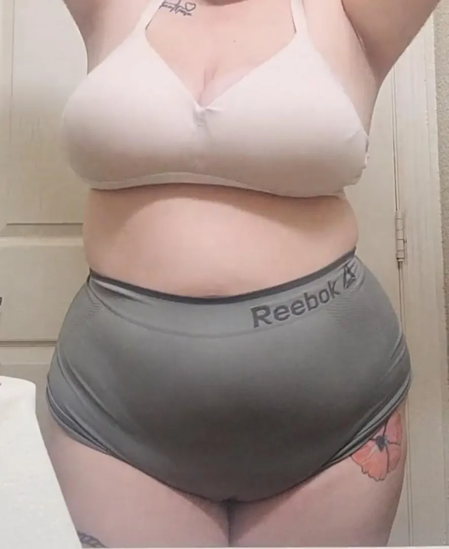 [Selling] Nursing school is expensive… good thing I’m resourceful  posted by Your_Fav_Milf9233