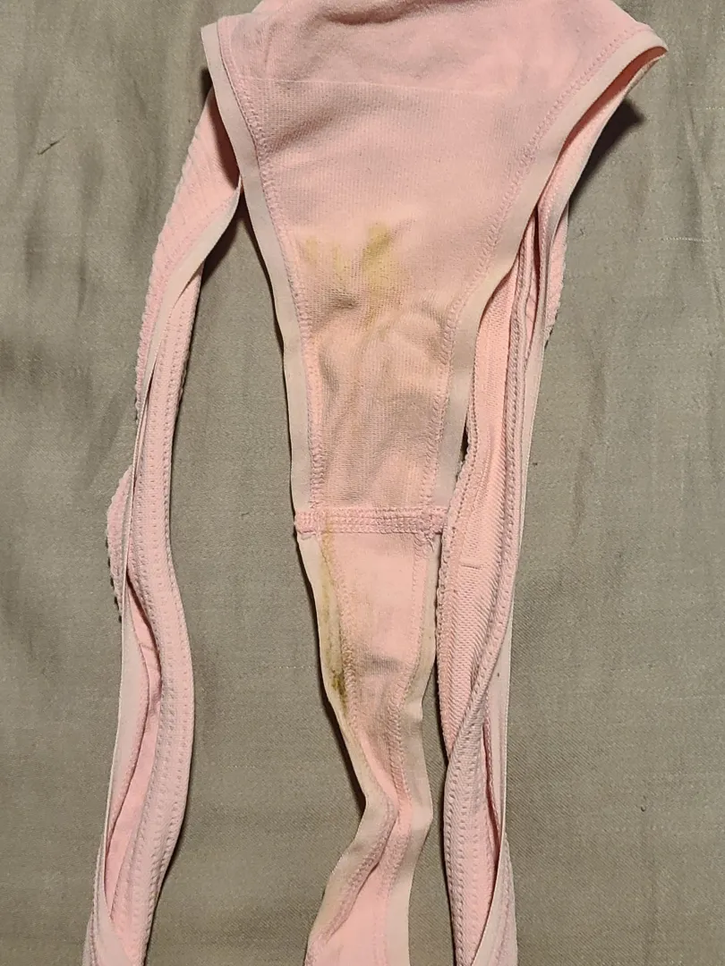 [Selling] [US] Strong scented thong with my dry juices! Also a nice little skid for all of you booty lovers! Custom pair requests available! posted by drummer3088