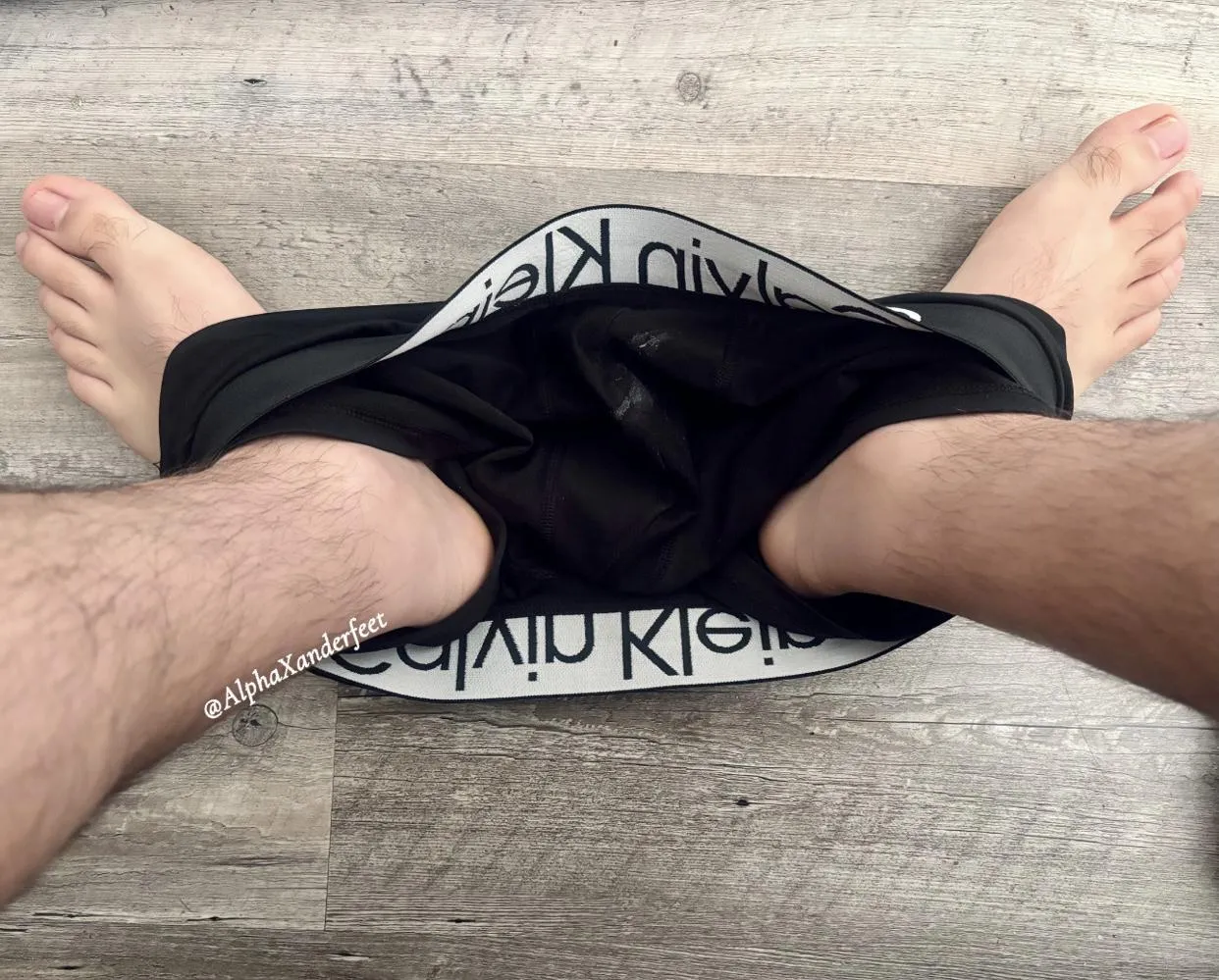 [SELLING] [USA] [23Y/O] [GYMBRO] [STARTING AT 30] cum and get high with my perfect alpha scent  posted by CuriousBook3774