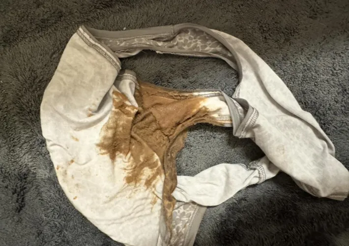 Selling videos and scat panties by girlgoddess311