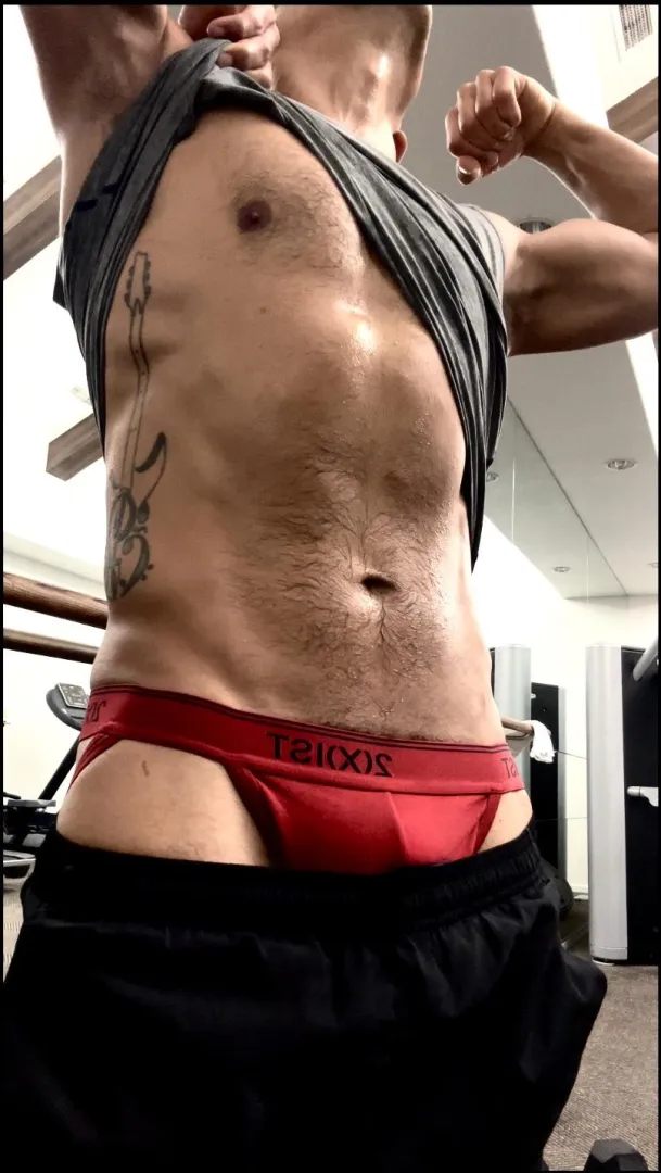 [Selling][US] Heavily worn from back-to-back use daily wear and gym. DMs open for serious inquiries. posted by jluis2024