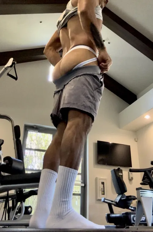 [Selling][US] Heavily worn from back-to-back use daily wear and gym. DMs open for serious inquiries. by jluis2024