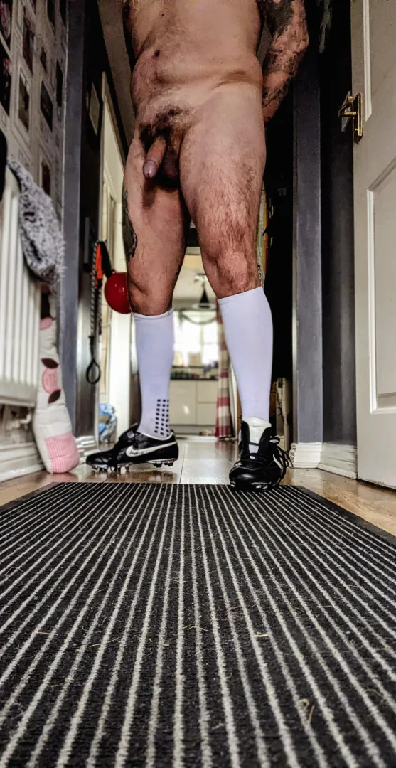 Semi final day. Time for a warm up posted by Papalazarou2007