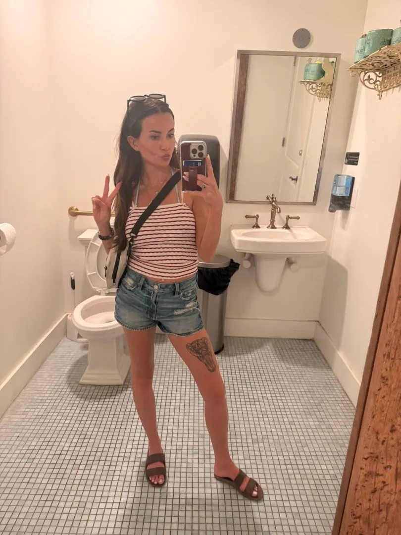 Sending 5 nudes to every guy that upvte, (instantly) just say 'yes. posted by cutiebunnymoore