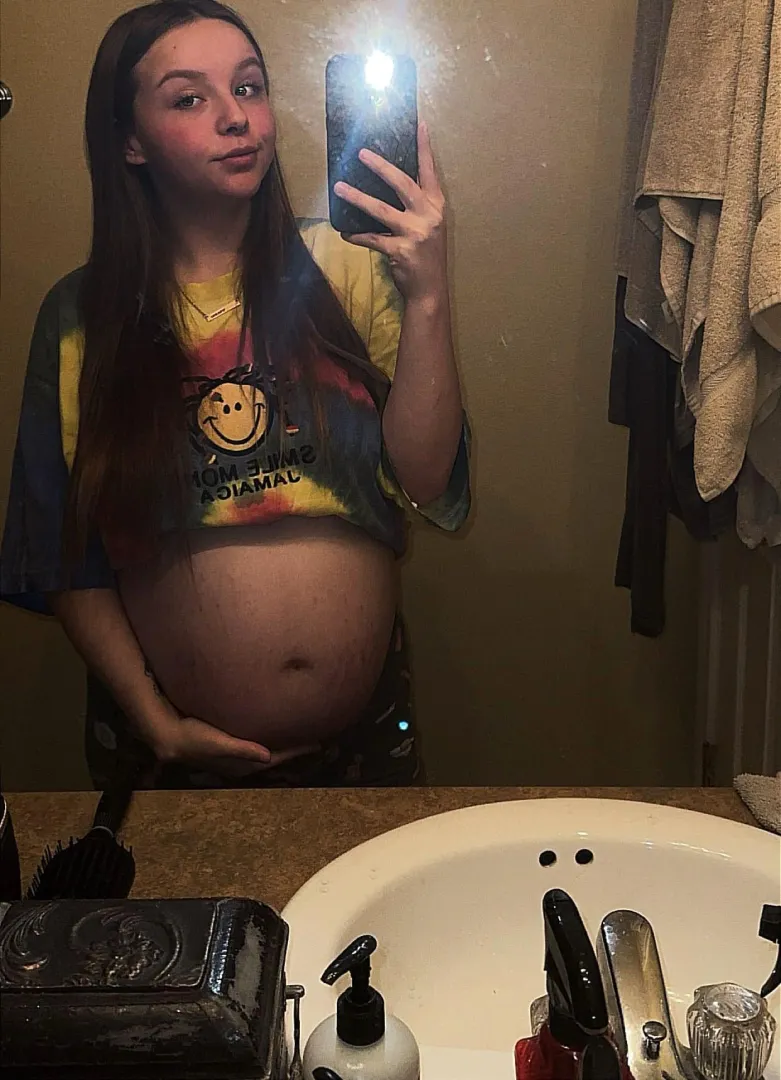 Sending a nudes to every guy that upvte, (instantly) just say 'yes posted by cassieonlyxo