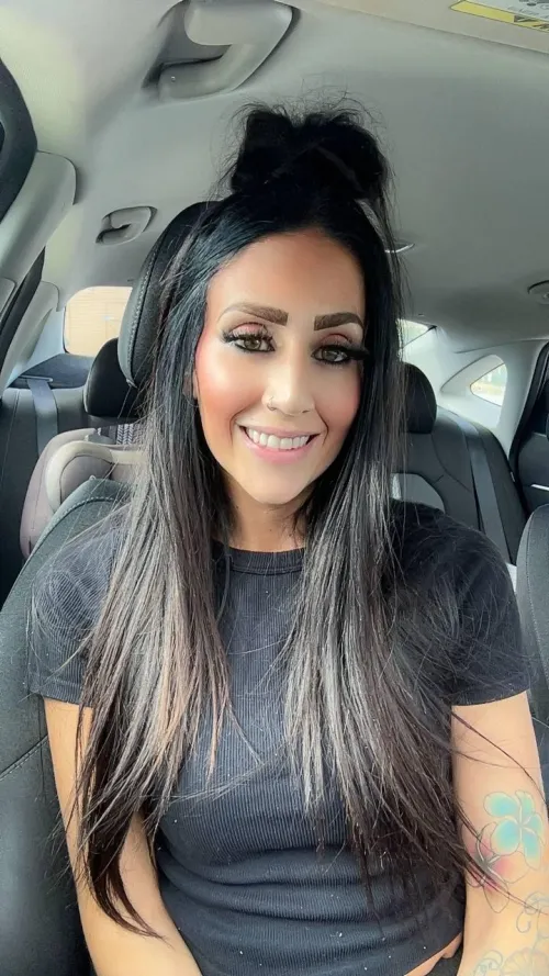 Sending a nudes to every guy that upvte, (instantly) just say 'yes by ChloeJadeOnly