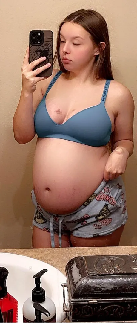 Sending a nudes to every guy that upvte, (instantly) just say 'yes posted by cassieonlyxo