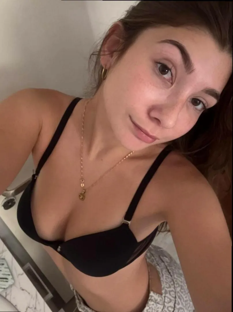 Sending nudes to every guy that upvts (my auto reply is on) just say hi posted by marshilis