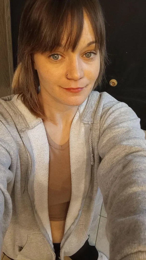 Sending nudes to every man that upvtes, (instantly) just say HI posted by MissTaylorLaurenxo