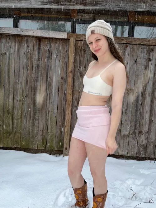 Sending nudes to every man that upvtes, (instantly) just say HI by daisyduffybabyxo