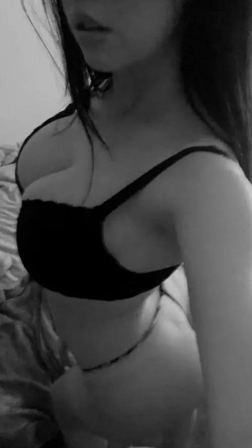 Sending nudes to everyone that upvote just txt me by kawusia1312