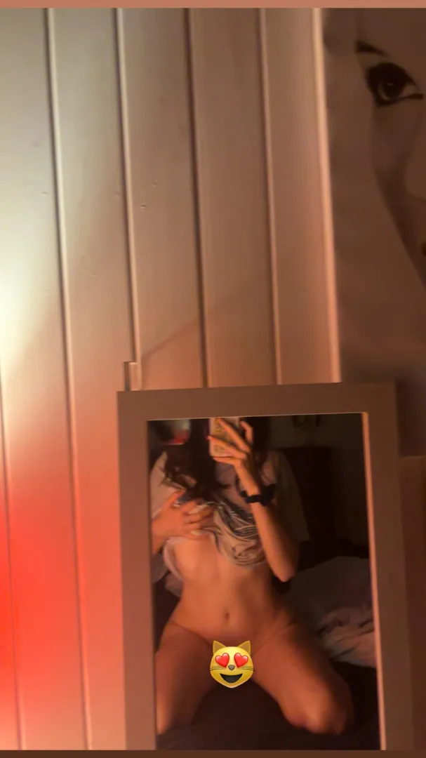 Sending nudes to everyone who upvotes and comments  posted by DreamBratOF