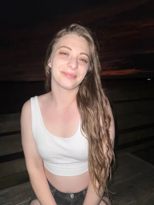 Sending nudes to the first 32 lucky guys who just say Yes here now! by daisyduffybabyxo