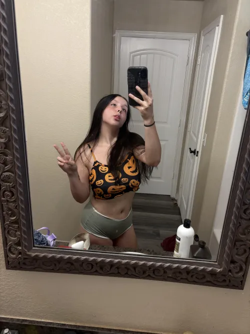 sending the first 100 guys that comments their age some of my nudes by cassieonlyxo