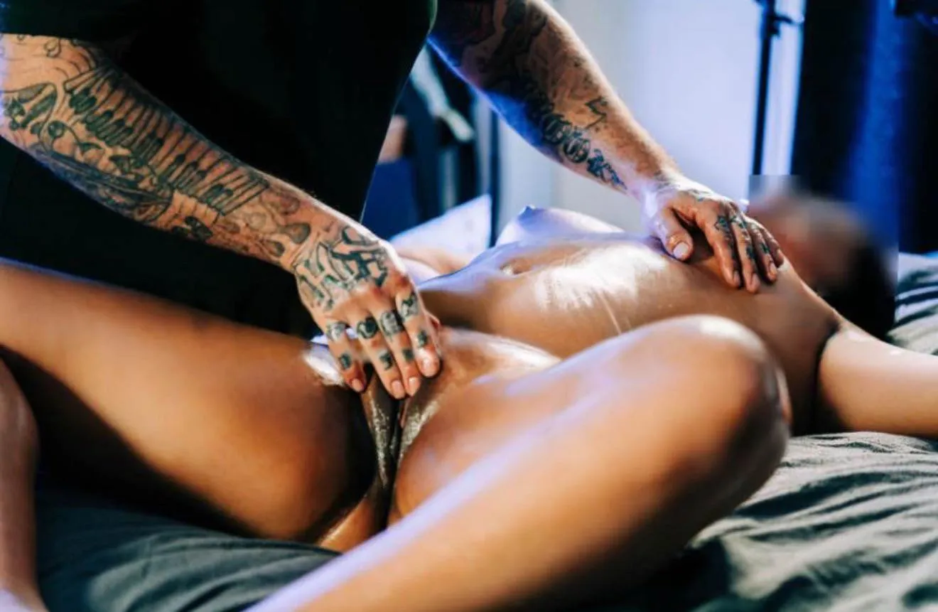 Sensual erotic massage for her M4MF ( M43 ) - Etobicoke posted by Till-you-cream